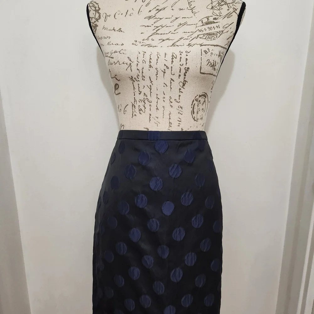 J. Crew Pencil Skirt. Black with Blue Textured Dots. Size 8.